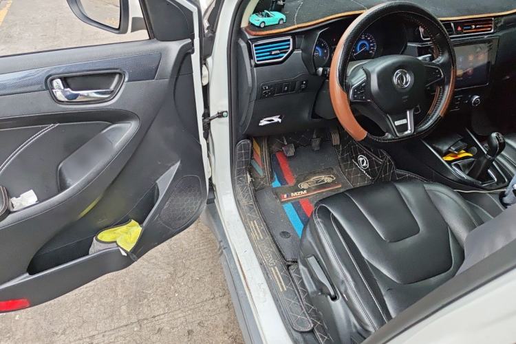 Used Dongfeng Fengon 580 2018 1.8L Manual Comfort Model Driver Seat