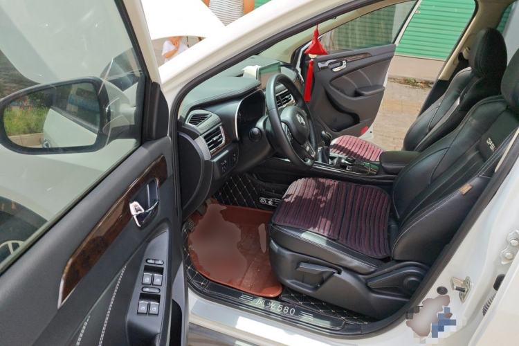 Used Dongfeng Fengon 580 2018 1.5T Manual Luxury Model Driver Seat