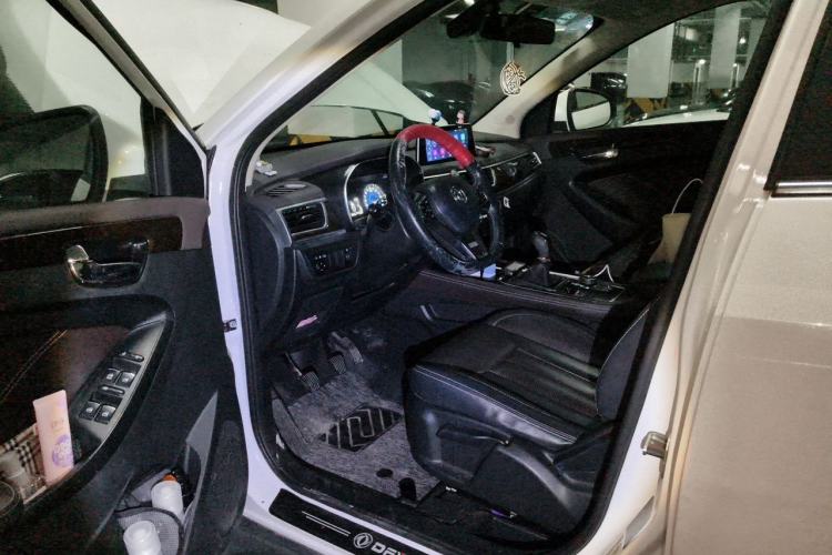 Used Dongfeng Fengon 580 2018 1.5T Manual Luxury Model Driver Seat