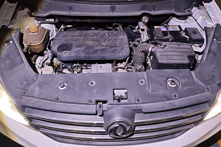 Used Dongfeng Fengon 580 2018 1.5T Manual Luxury Model Engine Bay