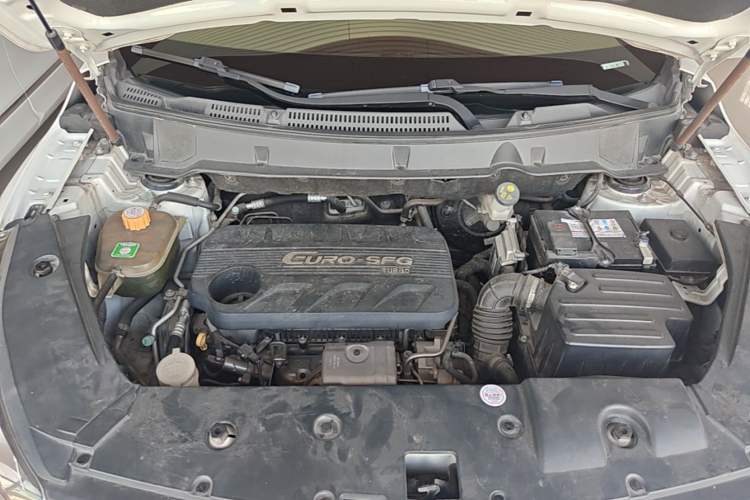 Used Dongfeng Fengon 580 2018 1.5T Manual Luxury Model Engine Bay