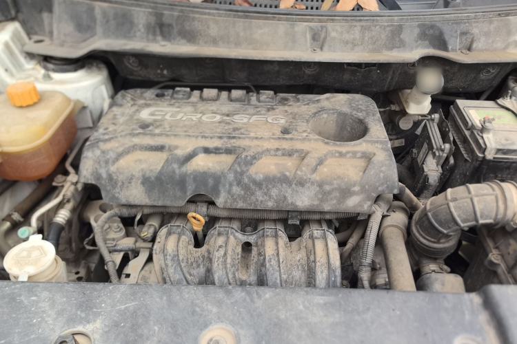 Used Dongfeng Fengon 580 2018 Revised Version 1.8L Manual Comfort Edition Engine Bay
