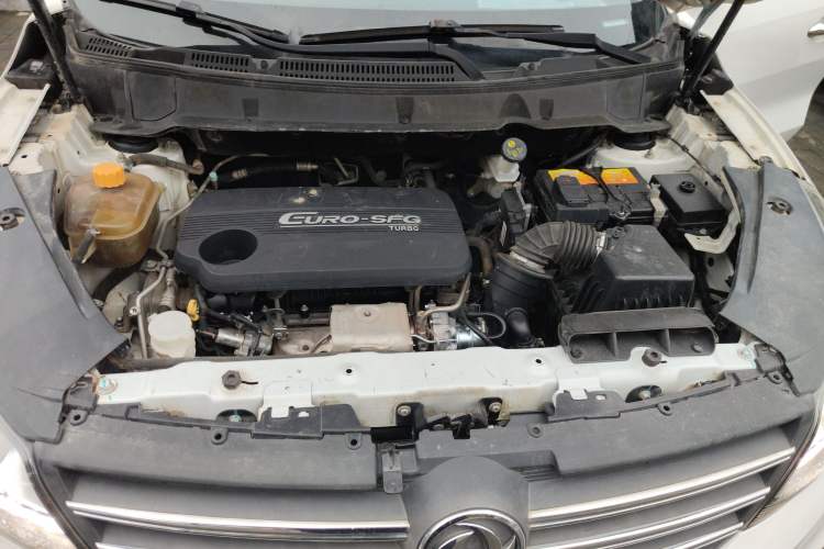 Used Dongfeng Fengon 580 2018 Revised Version 1.5T CVT Luxury Edition Engine Bay