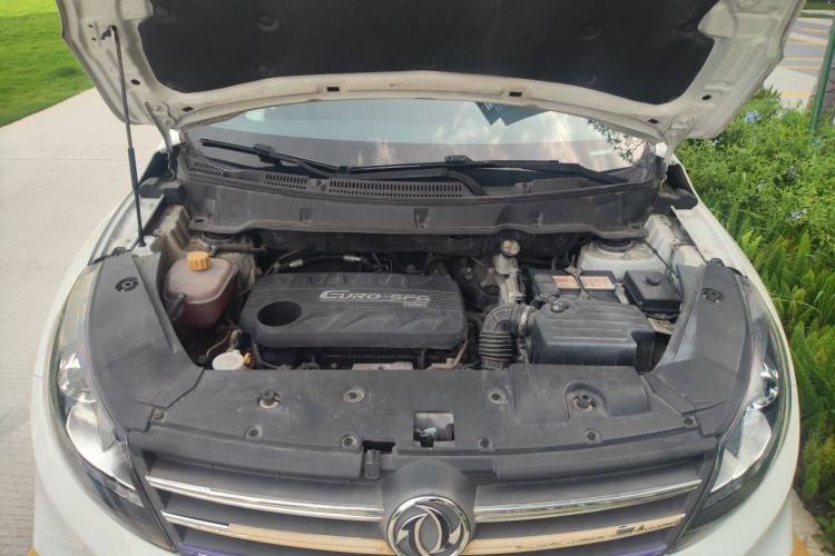 Used Dongfeng Fengon 580 2018 1.5T Manual Luxury Model Engine Bay