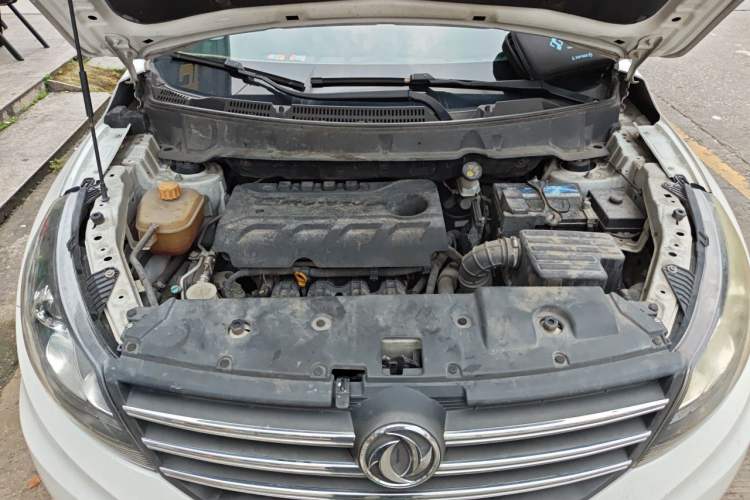 Used Dongfeng Fengon 580 2018 1.8L Manual Comfort Model Engine Bay