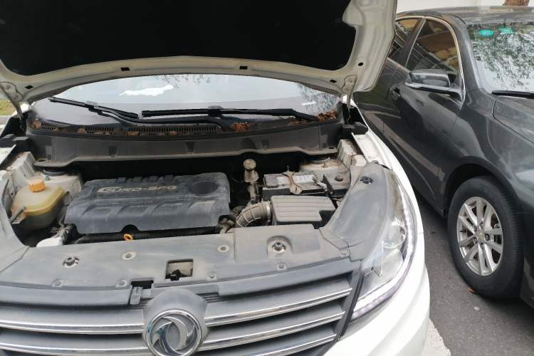 Used Dongfeng Fengon 580 2018 1.8L Manual Comfort Model Engine Bay Left