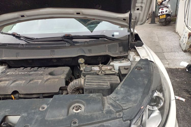 Used Dongfeng Fengon 580 2018 1.8L Manual Comfort Model Engine Bay Left