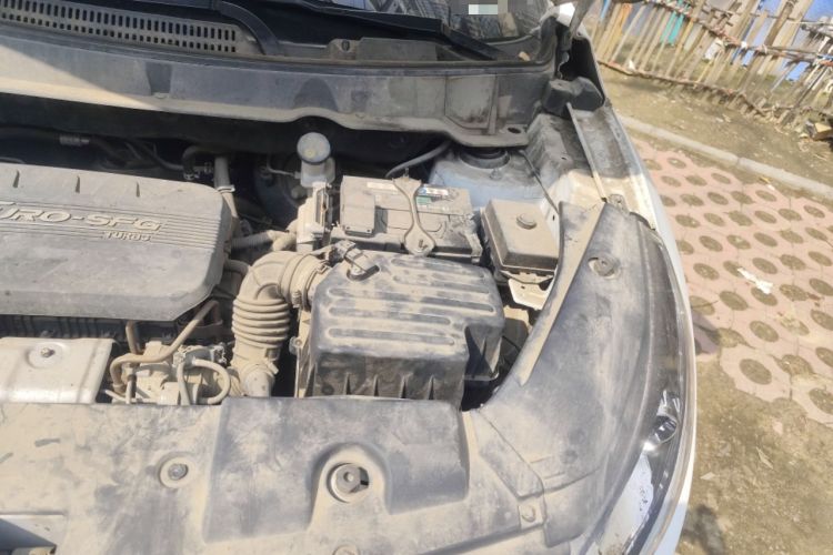 Used Dongfeng Fengon 580 2018 Revised Version 1.5T Manual Luxury Edition Engine Bay Left