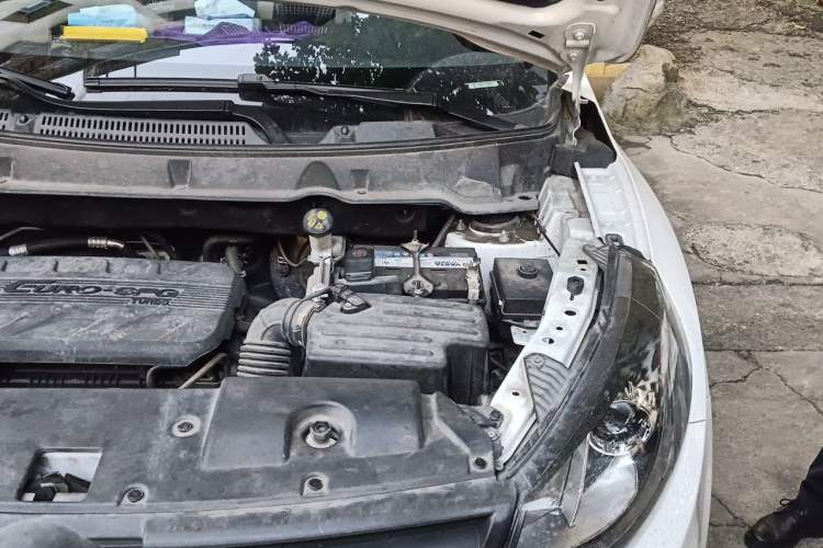 Used Dongfeng Fengon 580 2018 1.5T Manual Smart Edition Engine Bay Left