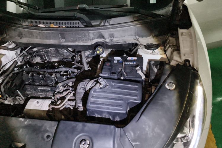 Used Dongfeng Fengon 580 2018 1.5T Manual Luxury Model Engine Bay Left