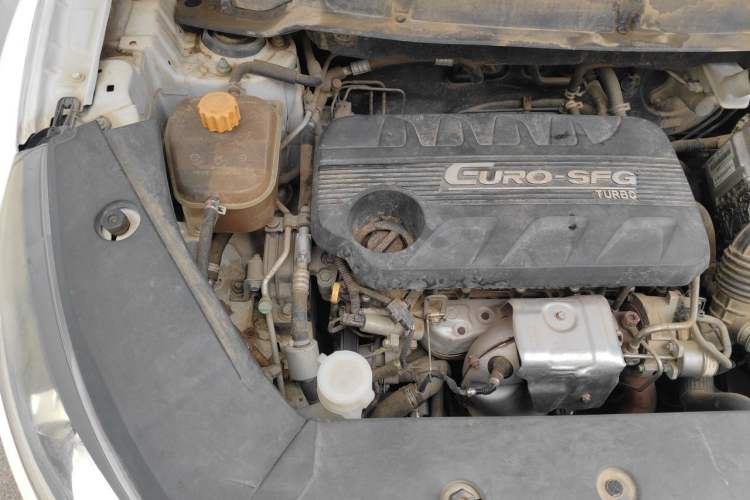 Used Dongfeng Fengon 580 2018 1.5T Manual Luxury Model Engine Bay Right