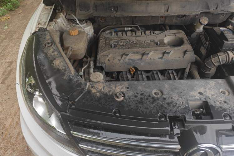 Used Dongfeng Fengon 580 2018 1.8L Manual Comfort Model Engine Bay Right
