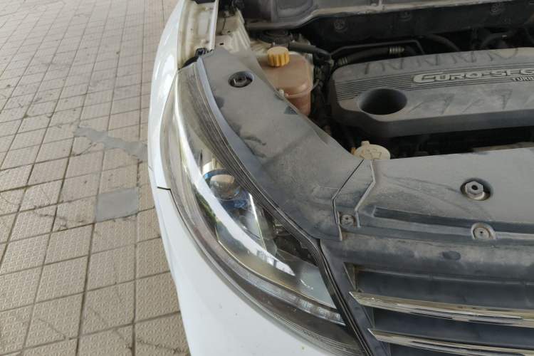 Used Dongfeng Fengon 580 2018 1.5T CVT ZhiShang Version Engine Bay Right