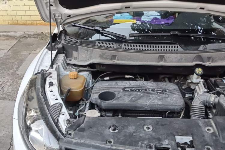 Used Dongfeng Fengon 580 2018 1.5T Manual Smart Edition Engine Bay Right