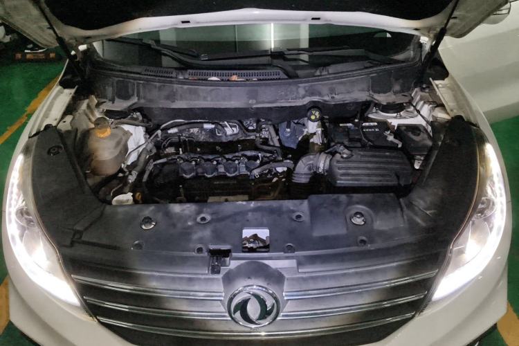 Used Dongfeng Fengon 580 2018 1.5T Manual Luxury Model Engine Bay