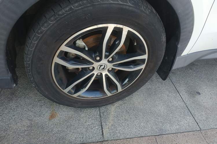 Used Dongfeng Fengon 580 2018 1.5T CVT Luxury Model Exterior 3