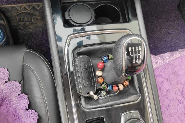 Used Dongfeng Fengon 580 2018 1.5T Manual Luxury Model Gear Lever
