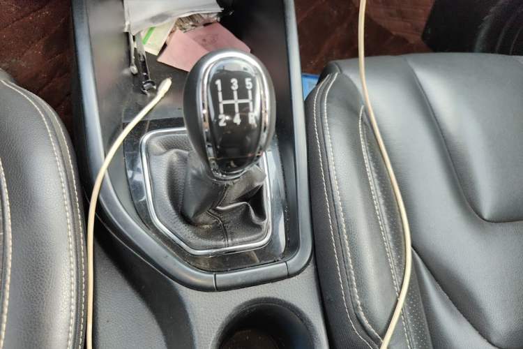 Used Dongfeng Fengon 580 2018 1.8L Manual Comfort Model Gear Lever