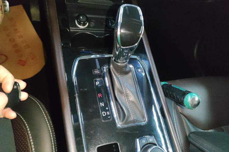 Used Dongfeng Fengon 580 2018 1.5T CVT Luxury Model Gear Lever
