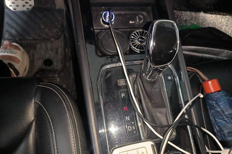Used Dongfeng Fengon 580 2018 1.5T CVT ZhiShang Version Gear Lever
