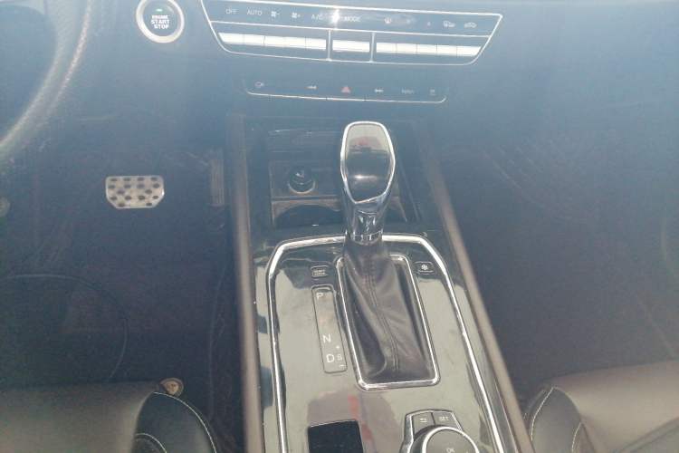 Used Dongfeng Fengon 580 2018 1.5T CVT Luxury Model Gear Lever