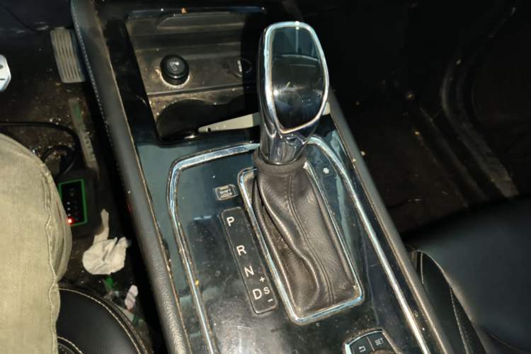 Used Dongfeng Fengon 580 2018 1.5T CVT Luxury Model Gear Lever