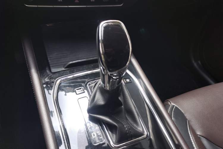 Used Dongfeng Fengon 580 2018 1.5T CVT Luxury Model Gear Lever