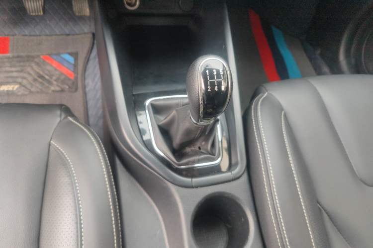 Used Dongfeng Fengon 580 2018 1.8L Manual Comfort Model Gear Lever