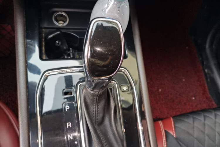 Used Dongfeng Fengon 580 2018 1.5T CVT Luxury Model Gear Lever