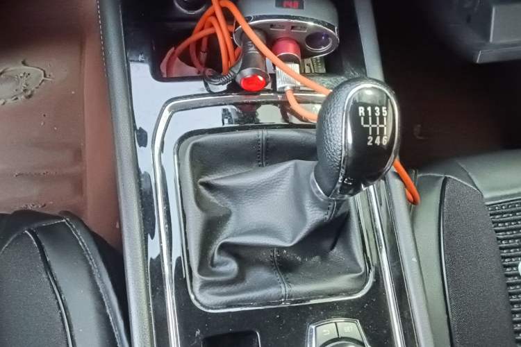Used Dongfeng Fengon 580 2018 1.5T Manual Smart Edition Gear Lever
