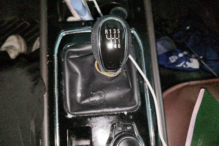 Used Dongfeng Fengon 580 2018 1.5T Manual Luxury Model Gear Lever