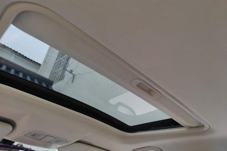 Used Dongfeng Fengon 580 2018 1.5T Manual Luxury Model Headliner