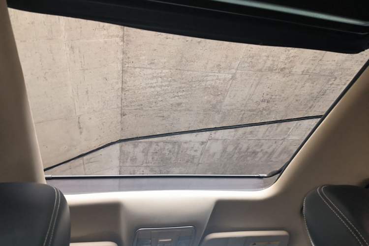 Used Dongfeng Fengon 580 2018 1.5T CVT ZhiShang Version Headliner