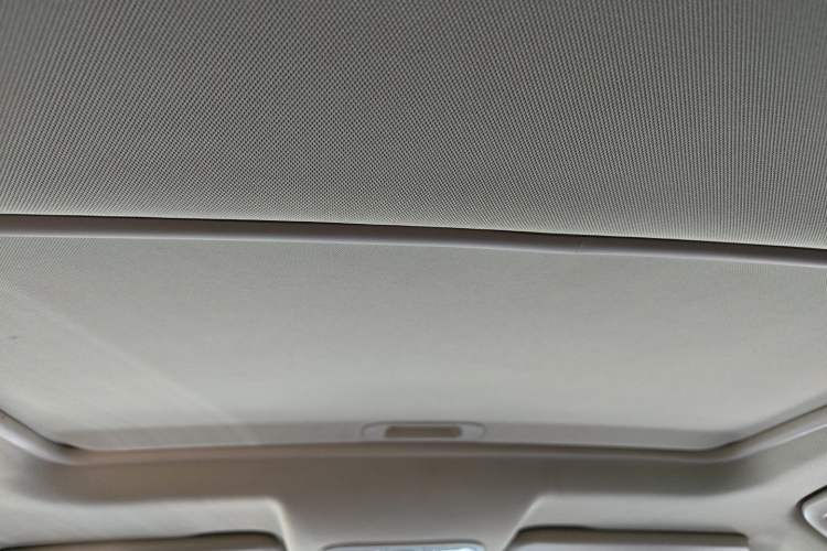 Used Dongfeng Fengon 580 2018 Revised Version 1.8L Manual Comfort Edition Headliner