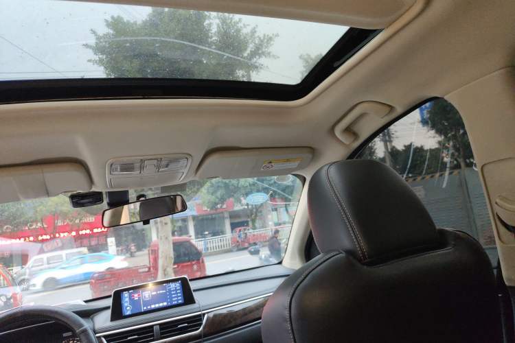 Used Dongfeng Fengon 580 2018 Revised Version 1.5T CVT Luxury Edition Headliner