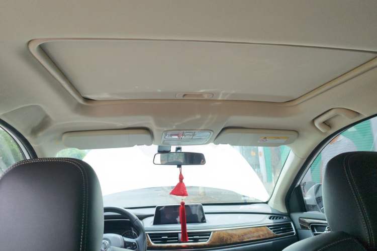 Used Dongfeng Fengon 580 2018 1.5T Manual Luxury Model Headliner
