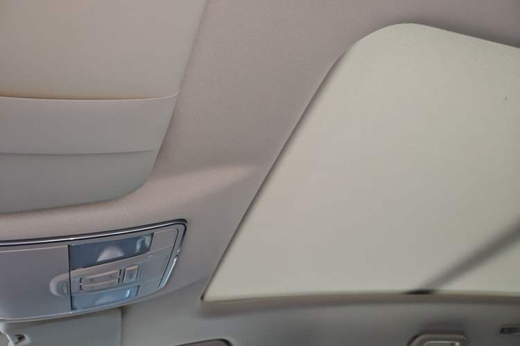 Used Dongfeng Fengon 580 2018 1.5T CVT Smart Connectivity Version Headliner