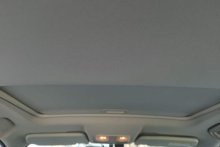 Used Dongfeng Fengon 580 2018 Revised Version 1.8L Manual Comfort Edition Headliner