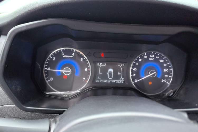 Used Dongfeng Fengon 580 2018 Revised Version 1.8L Manual Comfort Edition Instrument Cluster