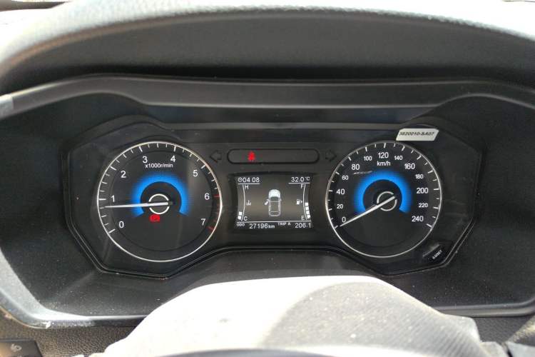 Used Dongfeng Fengon 580 2018 Revised Version 1.8L Manual Comfort Edition Instrument Cluster