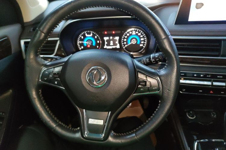 Used Dongfeng Fengon 580 2018 1.5T CVT Luxury Model Interior 2