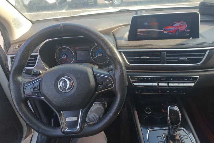 Used Dongfeng Fengon 580 2018 1.5T CVT Smart Connectivity Version Interior 2