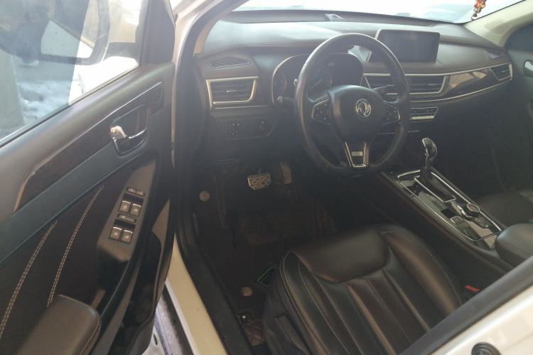 Used Dongfeng Fengon 580 2018 1.5T CVT Luxury Model Interior 3