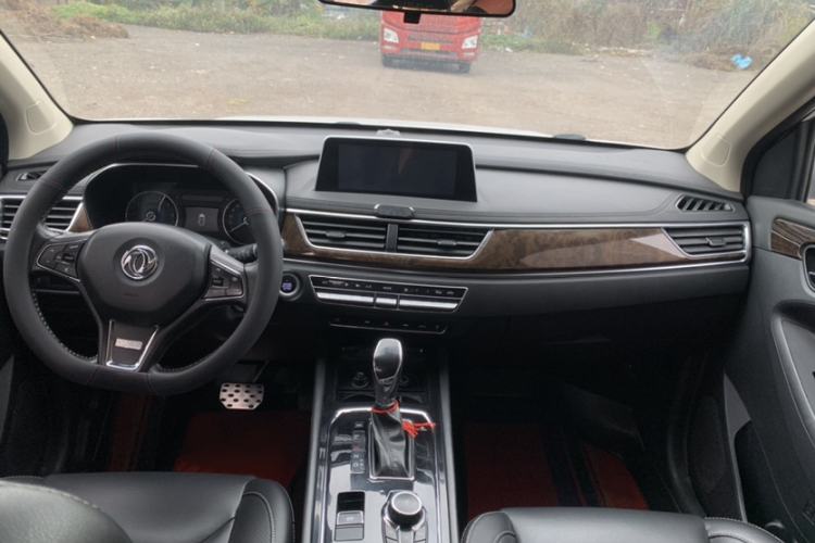 Used Dongfeng Fengon 580 2018 1.5T CVT Luxury Model Interior 3