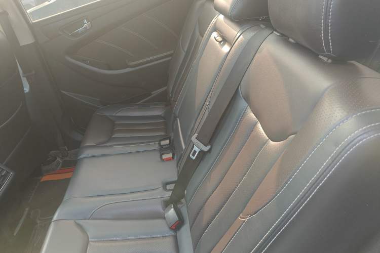 Used Dongfeng Fengon 580 2018 1.5T CVT Smart Connectivity Version Interior 4