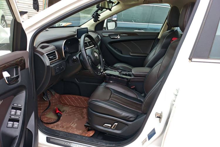 Used Dongfeng Fengon 580 2018 1.5T CVT Smart Connectivity Version Left Front Seat