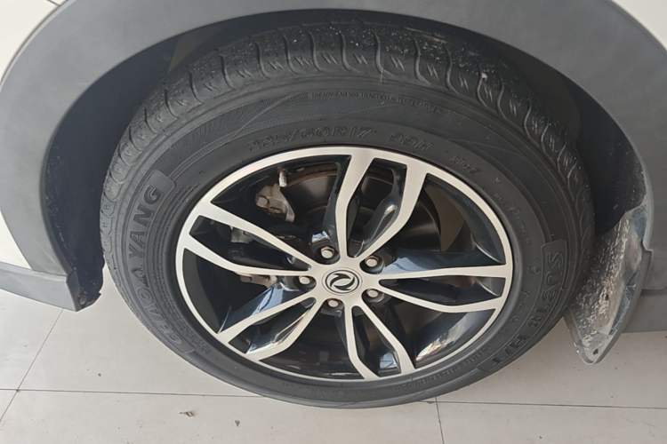 Used Dongfeng Fengon 580 2018 1.5T Manual Luxury Model Left Front Wheel Hub