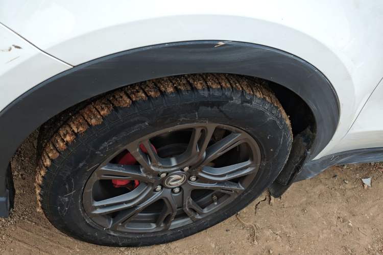 Used Dongfeng Fengon 580 2018 1.5T CVT Smart Connectivity Version Left Front Wheel Hub