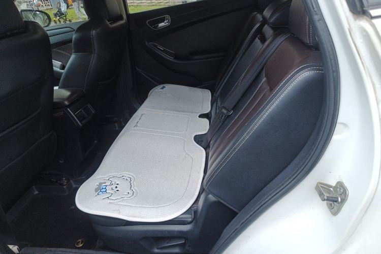 Used Dongfeng Fengon 580 2018 1.5T CVT Smart Connectivity Version Left Rear Seat