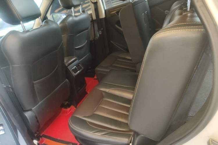 Used Dongfeng Fengon 580 2018 1.5T CVT Smart Connectivity Version Left Rear Seat